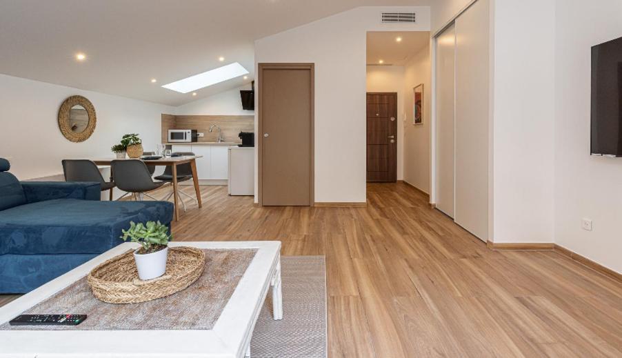ניס Studio Cozy Avec Terrasse N12 מראה חיצוני תמונה